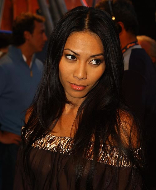 Anggun at Festivalbar 2005 in Arezzo (09/07/2005)